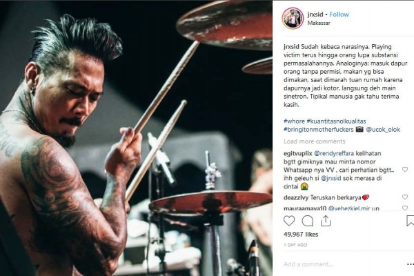 Sebut RUU Musik Bunuh Hak Musikus, JRX Teringat Jokowi Pakai Kaus Band
